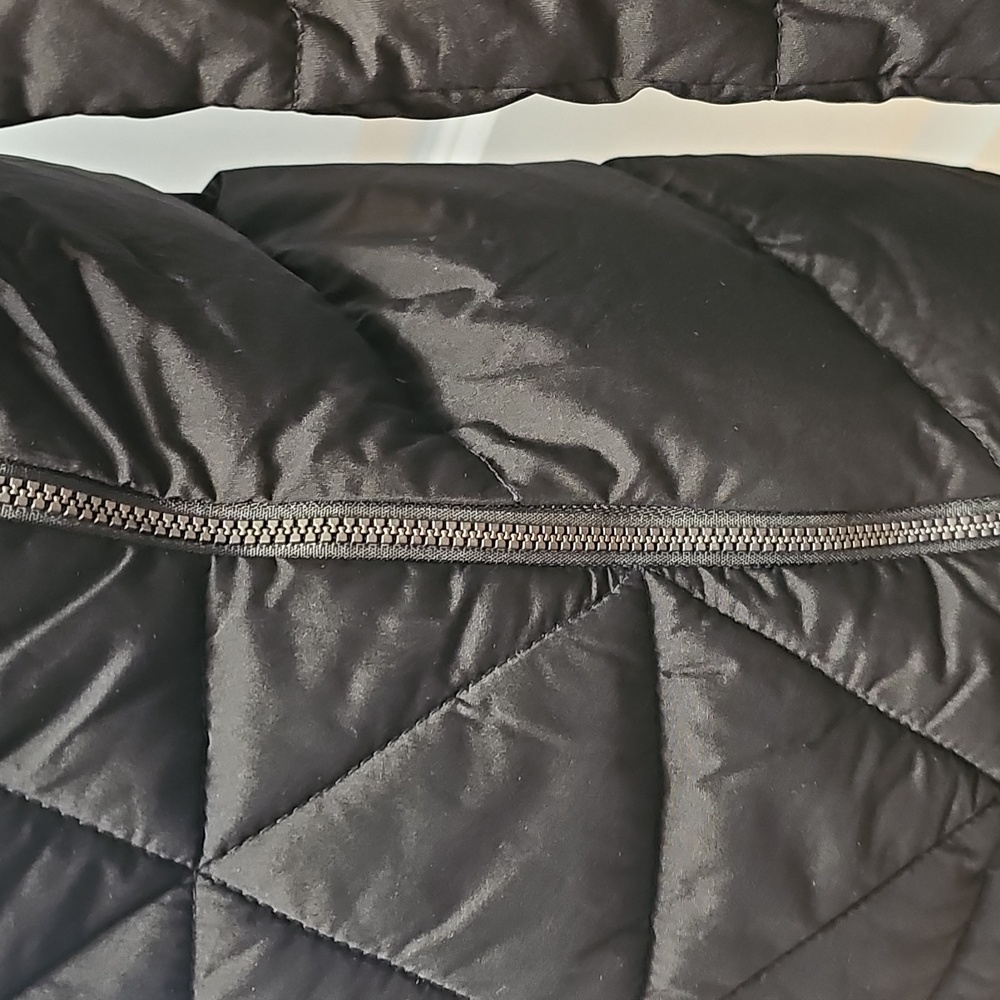 240. Lululemon Down Pullover Hoodie - Picture 4 of 10